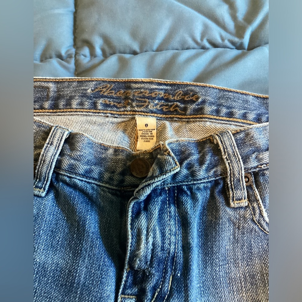 Abercrombie Distressed Capri Jeans - Size 0 - BRAND NEW WITHOUT TAG! TRENDY - Picture 5 of 7